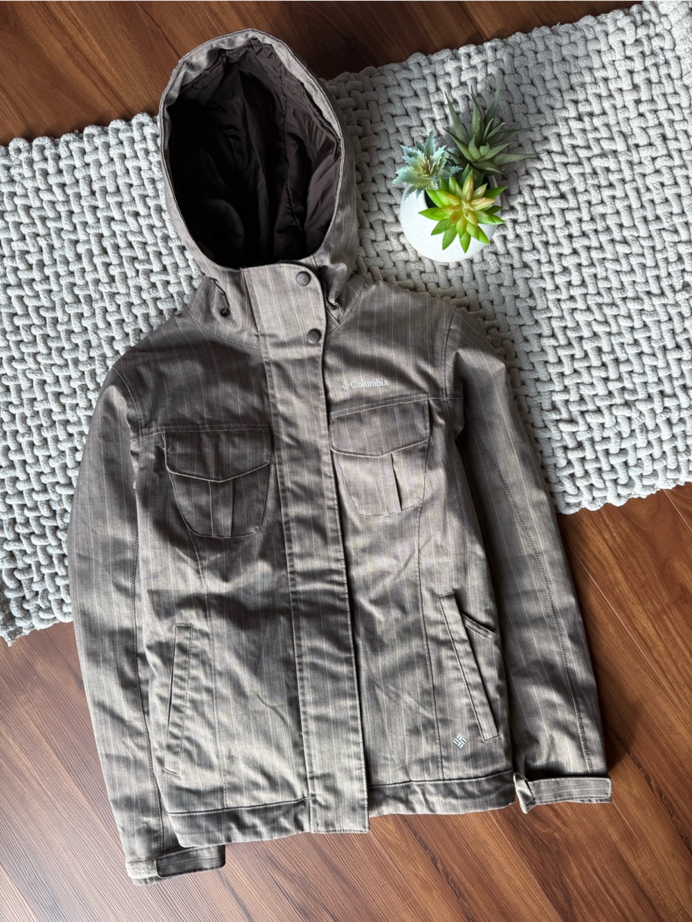 Columbia | Women’s Omni-Shield Hard Shell Snowboarding Jacket Brown | X-Small